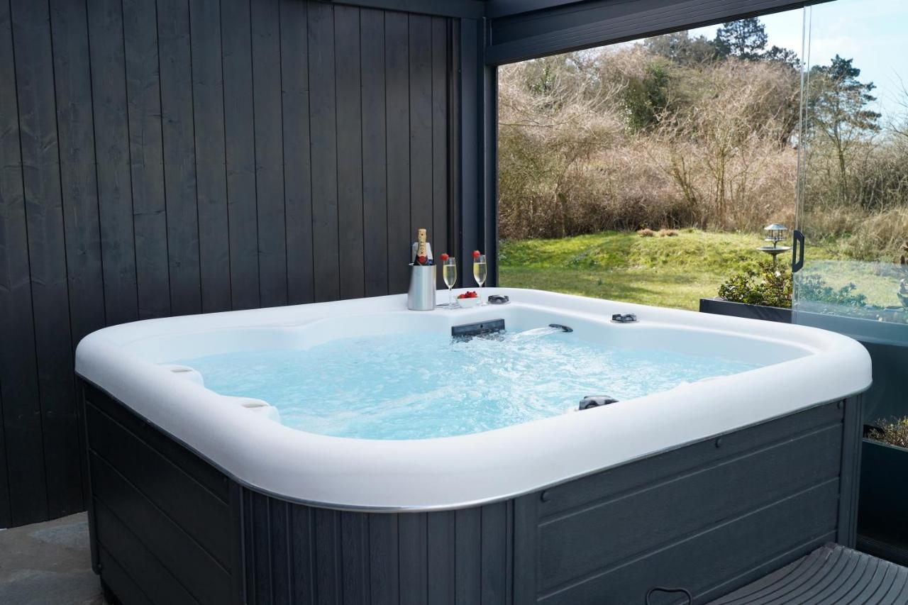 B&B Het Duinhuisje Met Jacuzzi, Gratis Parkeren, 2 Fietsen Te Leen, Airco Zandvoort Exterior photo